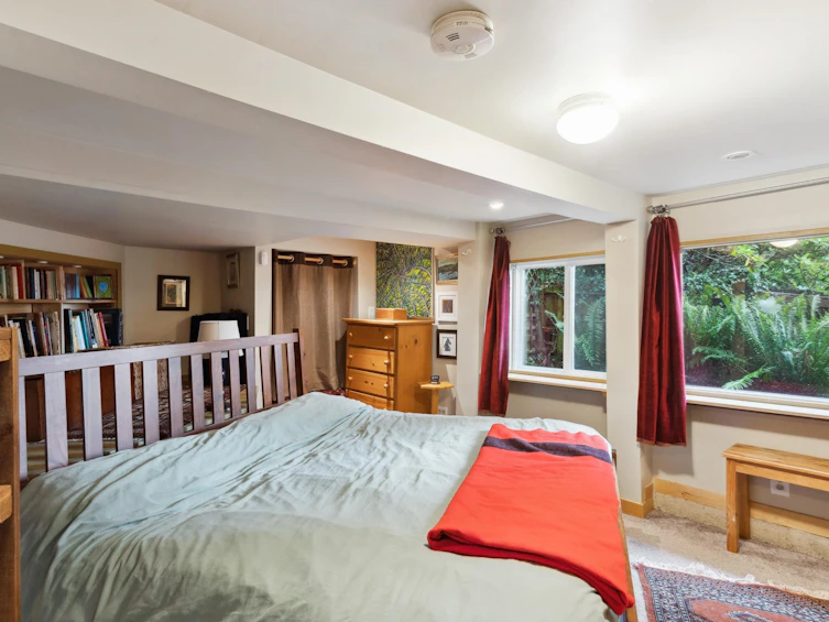 713 E St. James Road, North Vancouver, BC, V7K 1G9 - 16