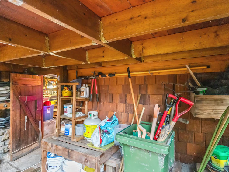 713 E St. James Road, North Vancouver, BC, V7K 1G9 - 21
