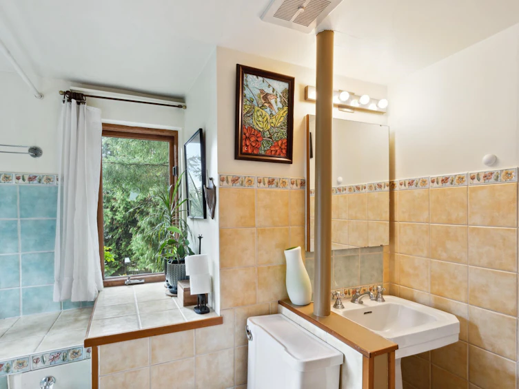 713 E St. James Road, North Vancouver, BC, V7K 1G9 - 10