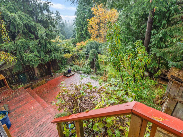 713 E St. James Road, North Vancouver, BC, V7K 1G9 - 13
