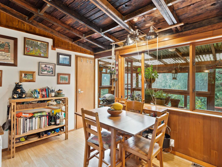 713 E St. James Road, North Vancouver, BC, V7K 1G9 - 7