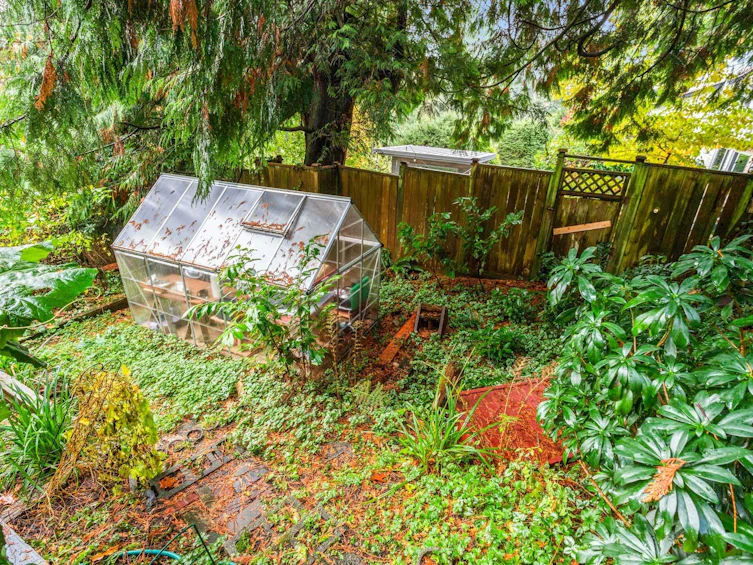 713 E St. James Road, North Vancouver, BC, V7K 1G9 - 26