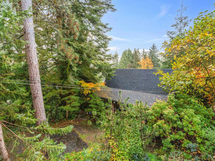 713 E St. James Road, North Vancouver, BC, V7K 1G9 - 28