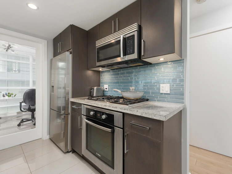 306-89 W 2nd Avenue, Vancouver, BC, V5Y 0G9 - 4