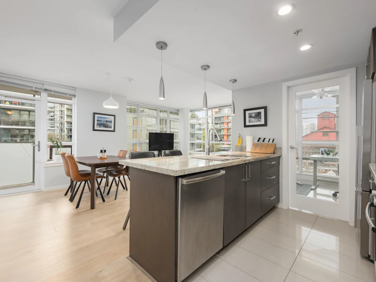 306-89 W 2nd Avenue, Vancouver, BC, V5Y 0G9 - 5