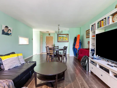 309-7368 Royal Oak Avenue - 5
