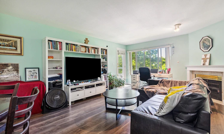 309-7368 Royal Oak Avenue