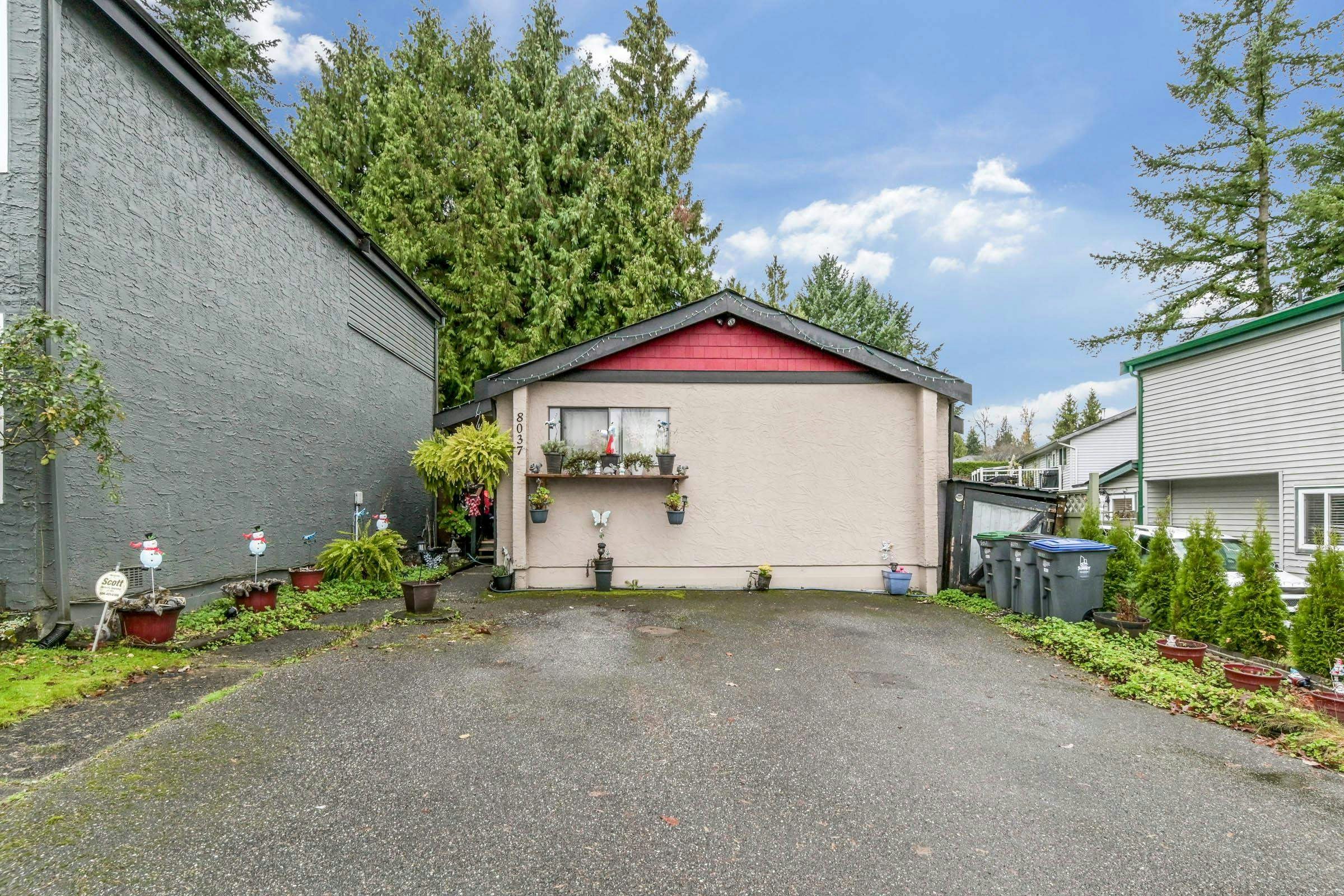 8037 139a Street, Surrey, BC, V3W 6P9