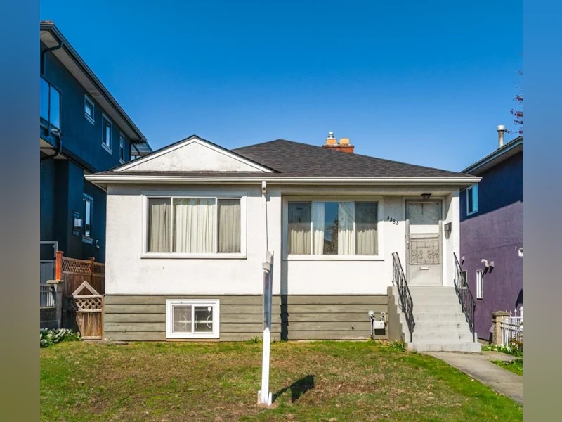 3383 Wellington Avenue, Vancouver BC V5R 4Y3