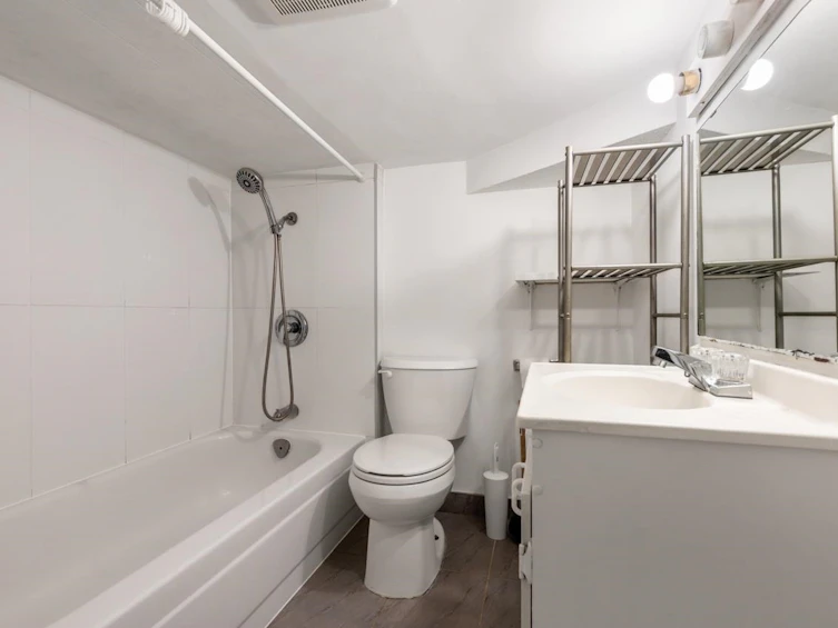3383 Wellington Avenue, Vancouver, BC, V5R 4Y3 - 13