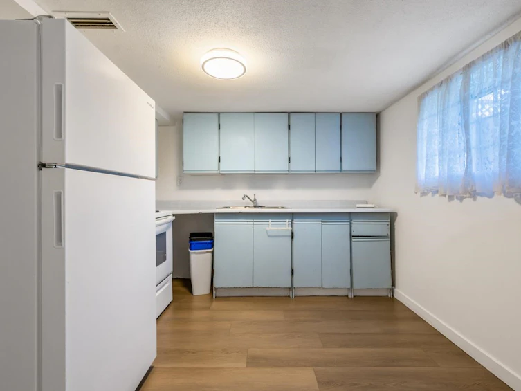 3383 Wellington Avenue, Vancouver, BC, V5R 4Y3 - 8