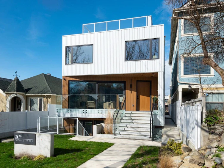 3679 Pandora Street, Vancouver, BC, V5K 1X1