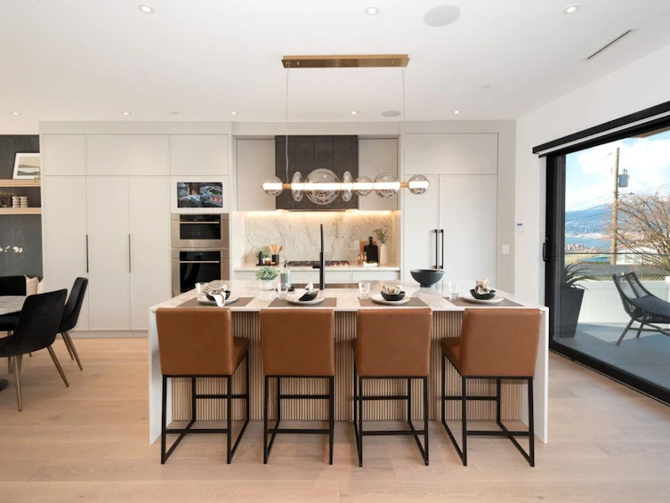 3679 Pandora Street, Vancouver, BC, V5K 1X1 - 10