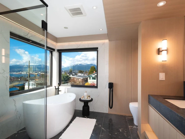 3679 Pandora Street, Vancouver, BC, V5K 1X1 - 18