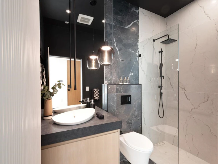 3679 Pandora Street, Vancouver, BC, V5K 1X1 - 15
