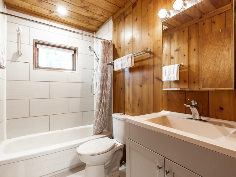 1680 Columbia Valley Road, Cultus Lake, BC, V2R 4X2 - 27
