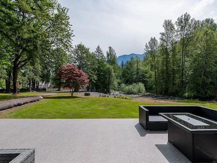 1680 Columbia Valley Road, Cultus Lake, BC, V2R 4X2 - 5