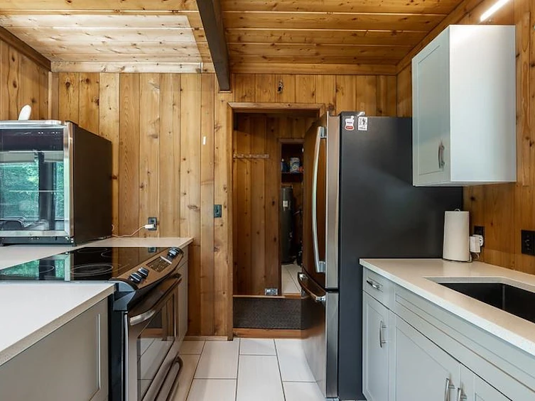 1680 Columbia Valley Road, Cultus Lake, BC, V2R 4X2 - 11