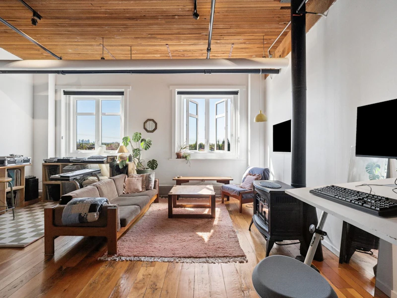 321 - 2556 E Hastings Street, Vancouver BC V5K 1Z3