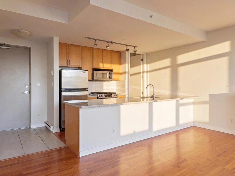 705-2055 Yukon Street, Vancouver, BC, V5Y 4B7 - 4