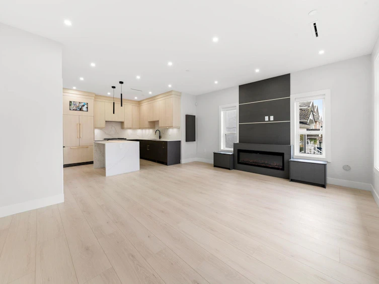 1-3274 E 44th Avenue, Vancouver, BC, V5R 3B1 - 2