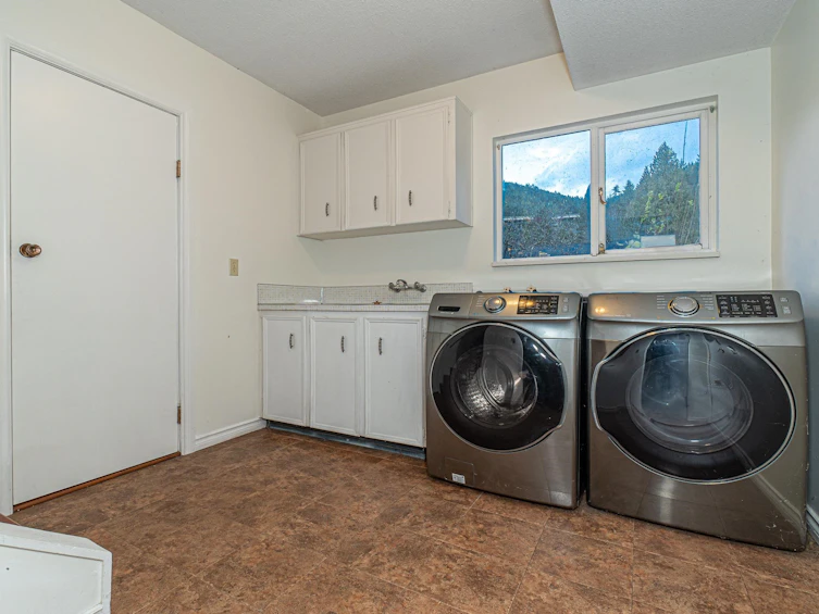 5725 Cranley Drive, West Vancouver, BC, V7V 4B3 - 36