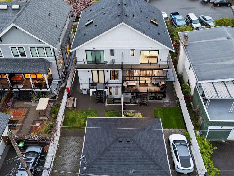 1440 E 17th Avenue, Vancouver, BC, V5N 2G8 - 36