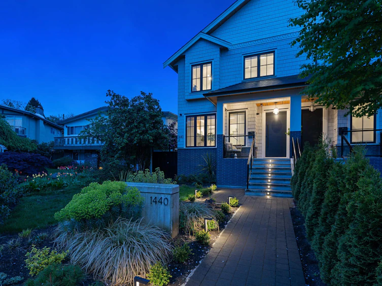 1440 E 17th Avenue, Vancouver, BC, V5N 2G8 - 2