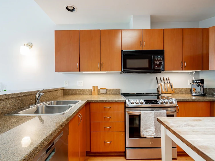 401-128 W 21st Street, North Vancouver, BC, V7M 1Y9 - 12