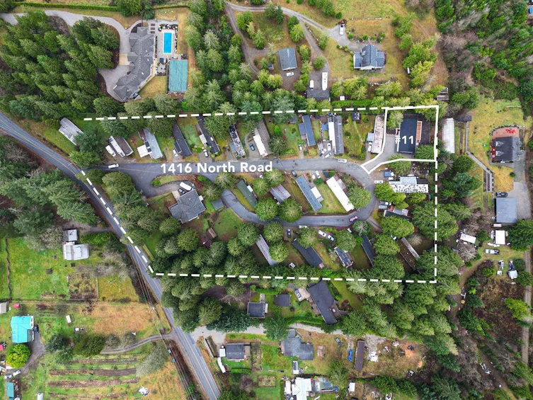 11-1416 North Road, Gibsons, BC, V0N 1V1 - 2