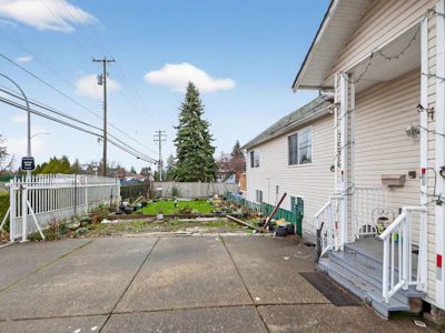 7576 140 Street - 4