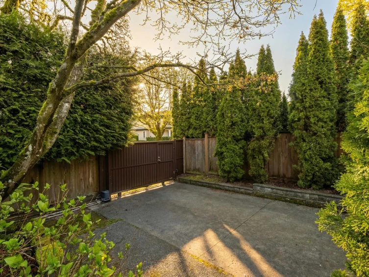 2907 W 30th Avenue, Vancouver, BC, V6L 1Z3 - 35