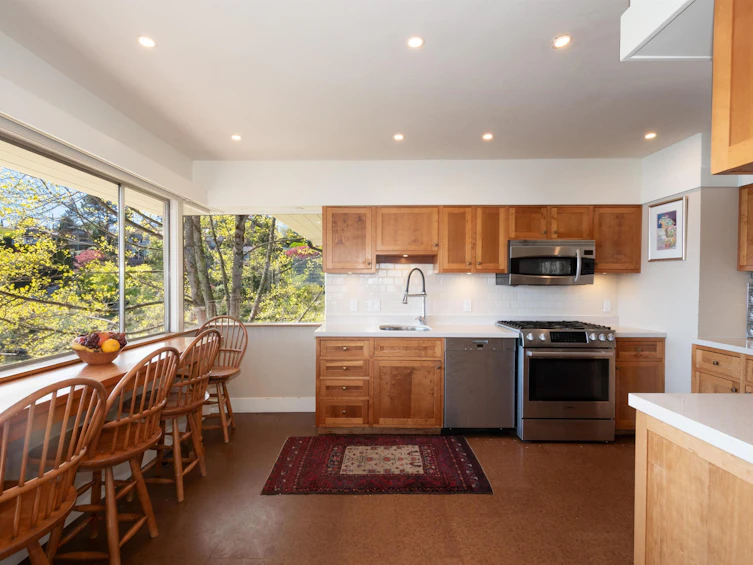 4455 Harris Place, North Vancouver, BC, V7G 1E9 - 12