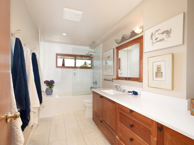 4455 Harris Place, North Vancouver, BC, V7G 1E9 - 19