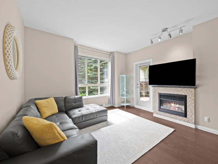 209-270 Francis Way, New Westminster, BC, V3L 0C3 - 2