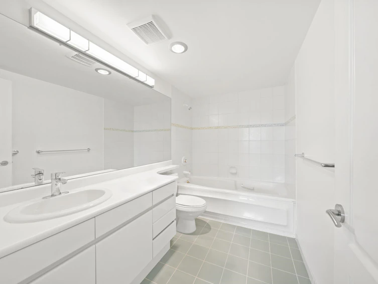 1203-1327 E Keith Road, North Vancouver, BC, V7J 3T5 - 23