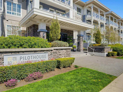 206-5535 Admiral Way - 2