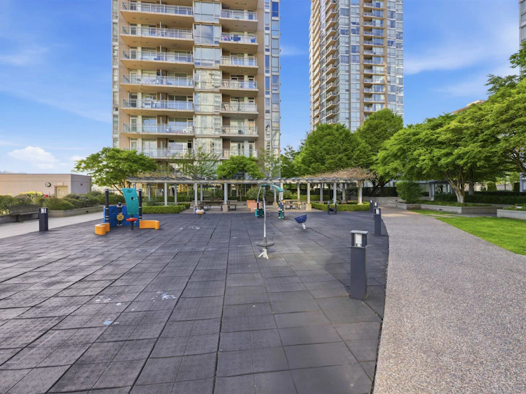 3301-2968 Glen Drive, Coquitlam, BC, V3B 0C4 - 32