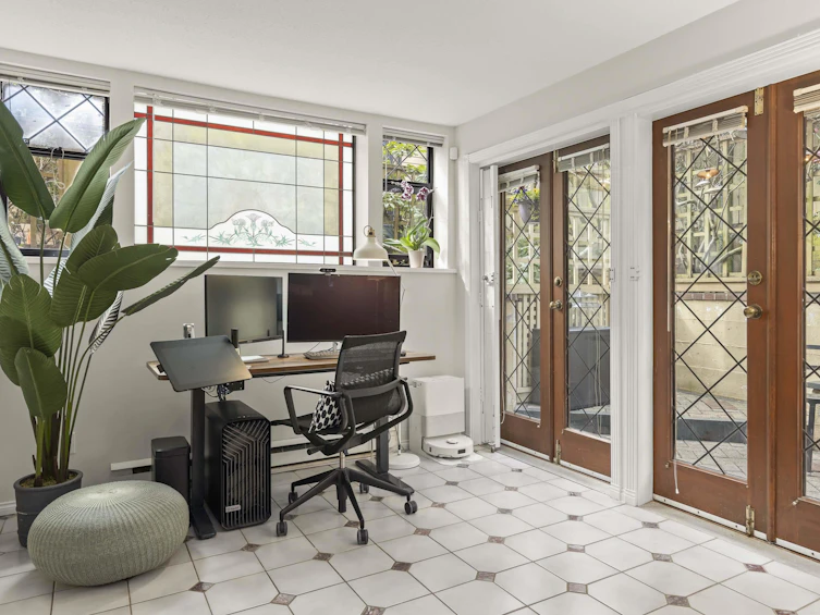 232 W 14th Avenue, Vancouver, BC, V5Y 1X1 - 12