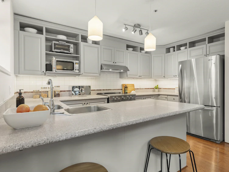 232 W 14th Avenue, Vancouver, BC, V5Y 1X1 - 25