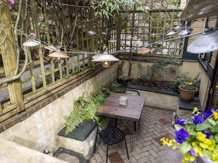 232 W 14th Avenue, Vancouver, BC, V5Y 1X1 - 5