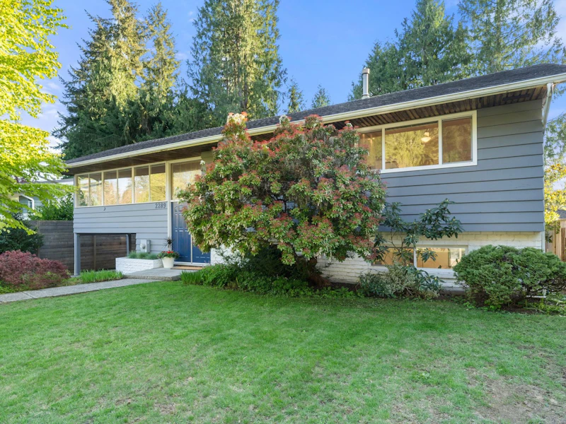 2289 Whitman Avenue, North Vancouver BC V7H 2C6