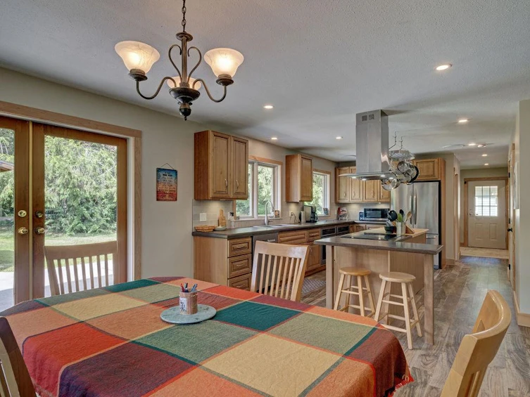1317 Lockyer Road, Roberts Creek, BC, V0N 2W1 - 7