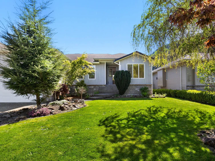 228 Balsam Avenue, Harrison Hot Springs, BC, V0M 1K0