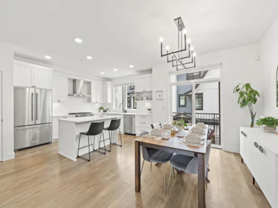 19-6897 201 Street - 4
