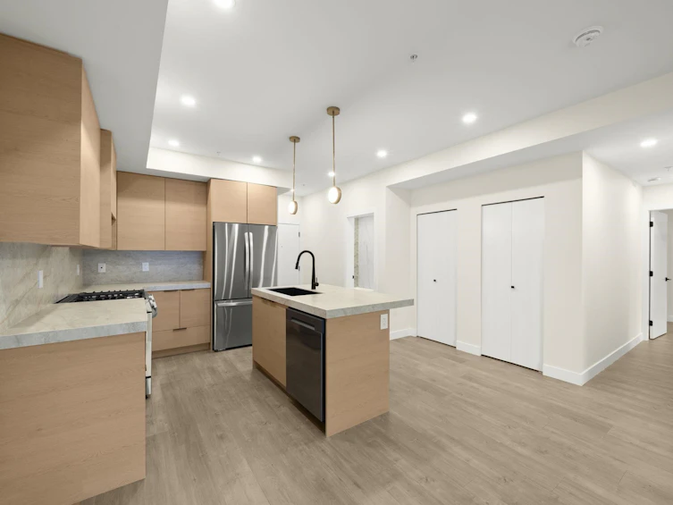 211-15353 17 Avenue, Surrey, BC, V4A 1T8 - 7