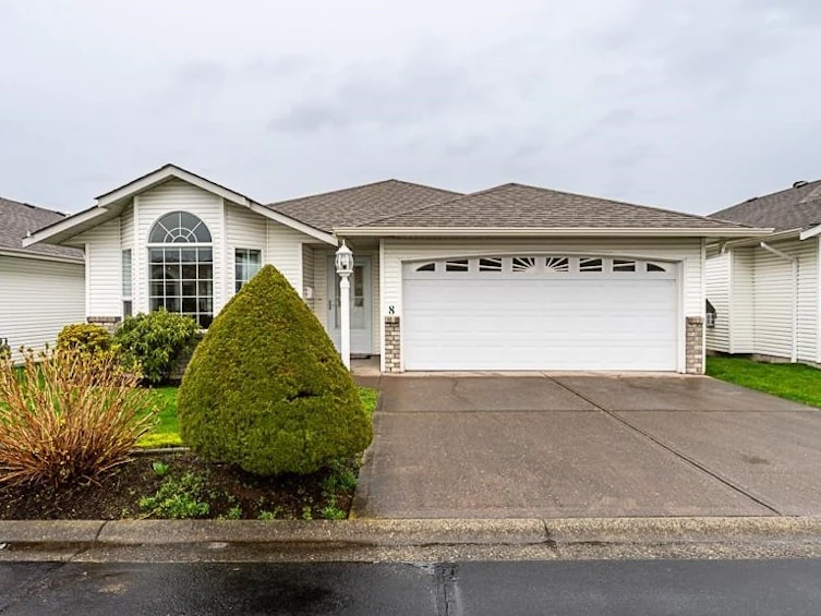 8-9102 Hazel Street, Chilliwack, BC, V2P 5N4