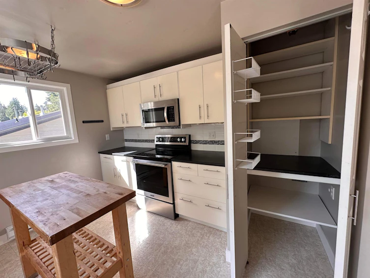 6473 Norwest Bay Road, Sechelt, BC, V7Z 0S1 - 9
