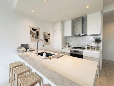 1611-6098 Station Street - 2