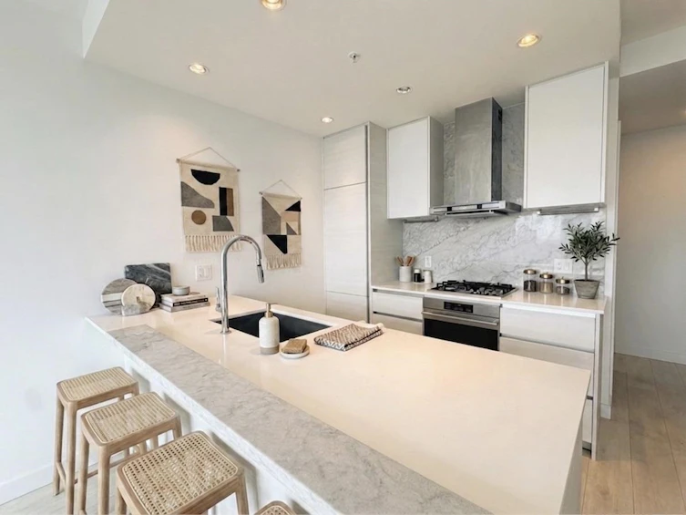 1611-6098 Station Street, Burnaby, BC, V5H 0H4 - 2
